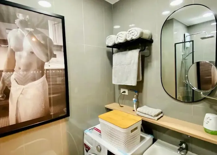 Apartment Muji-inspired Home-tel In The Heart Of Makati